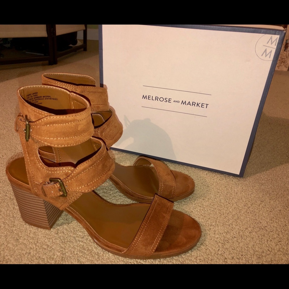Melrose and Market Brown suede sandals.
